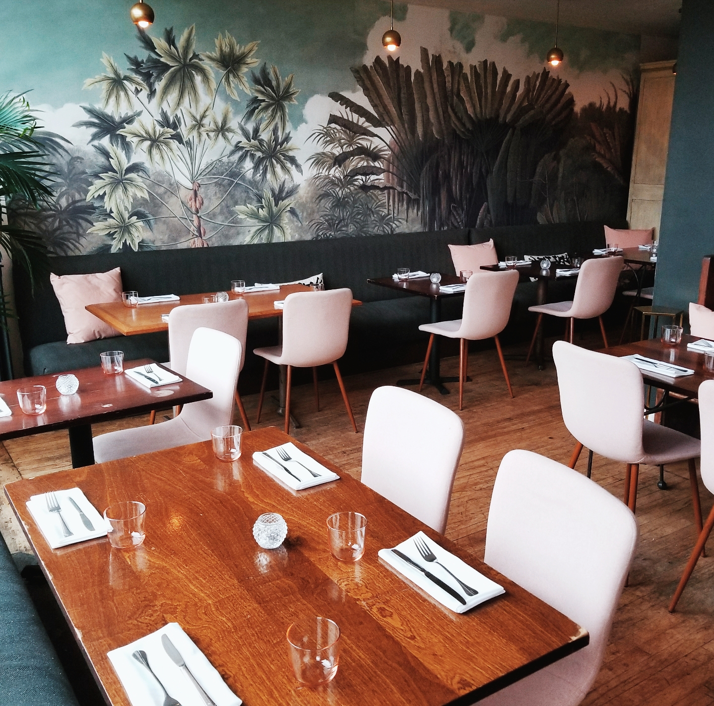 Your Guide to the Best Dining in Minneapolis, Minnesota CHAMPAGNE